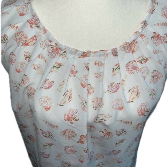 LC Lauren Conrad Pleated White & Pink Seashell Top - Picture 2 of 5